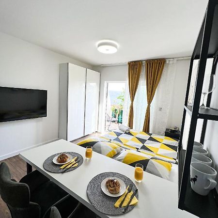 San-Studio Apartment Dugi Rat Exterior photo