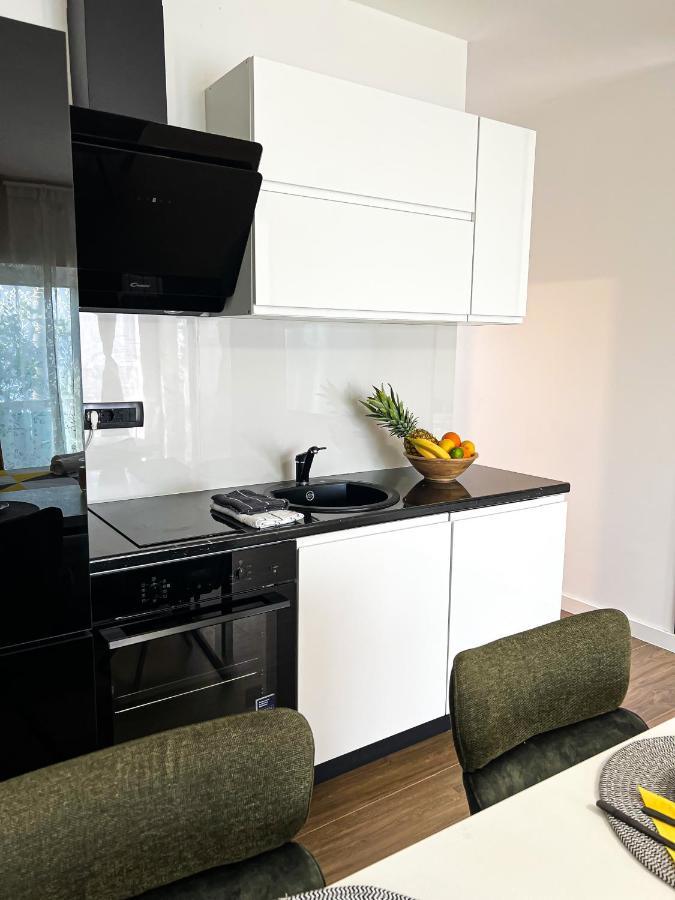 San-Studio Apartment Dugi Rat Exterior photo